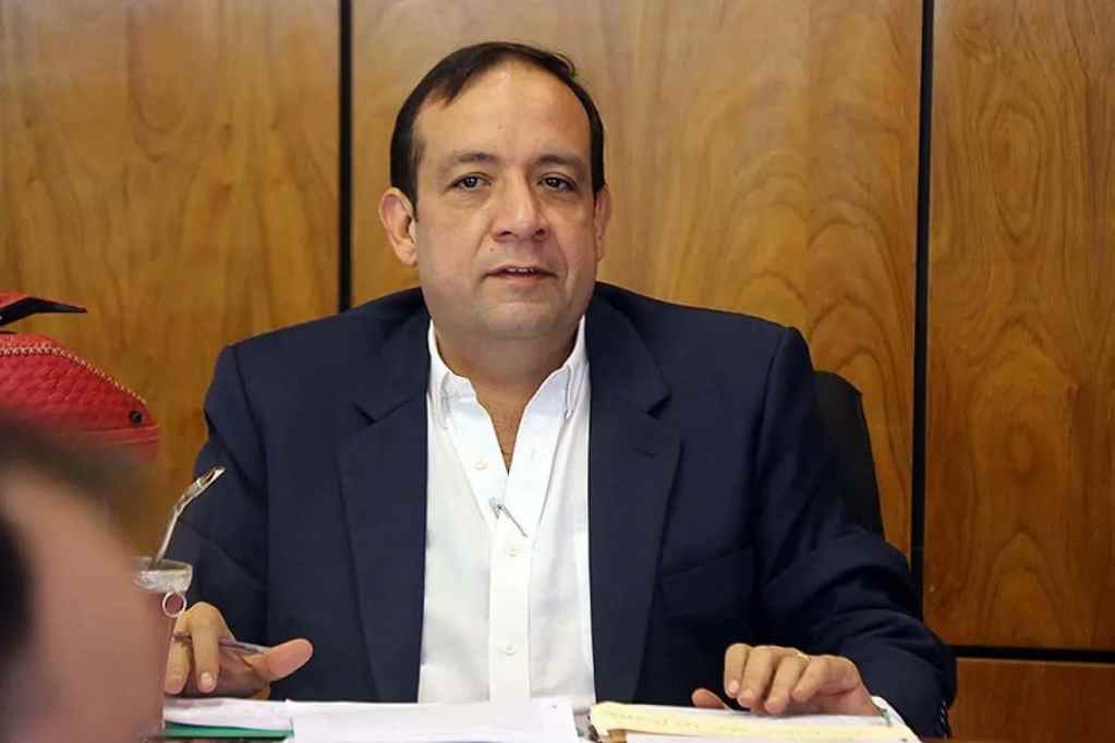 El presidente de la comisión, Avelino Dávalos, ha mantenido reuniones con los concejales y el intendente para recabar información sobre las acusaciones que incluyen desvío de fondos, deudas con comercios locales y otros presuntos actos irregulares.